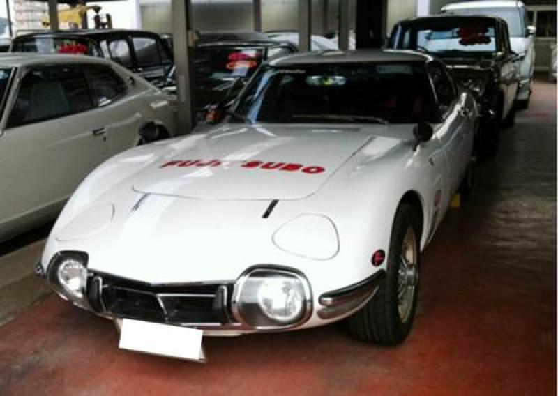 藤壷コレクションに並んでいるトヨタ2000GT