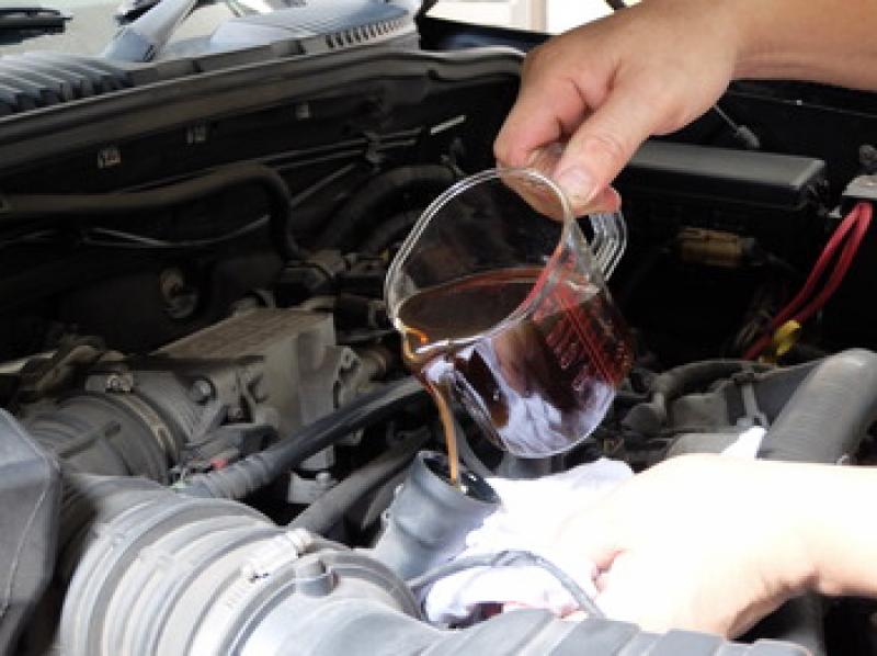 エンジン：総油量の10％