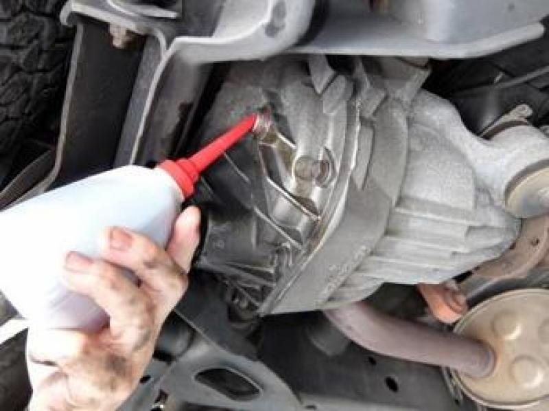 リアデフ：総油量の10％