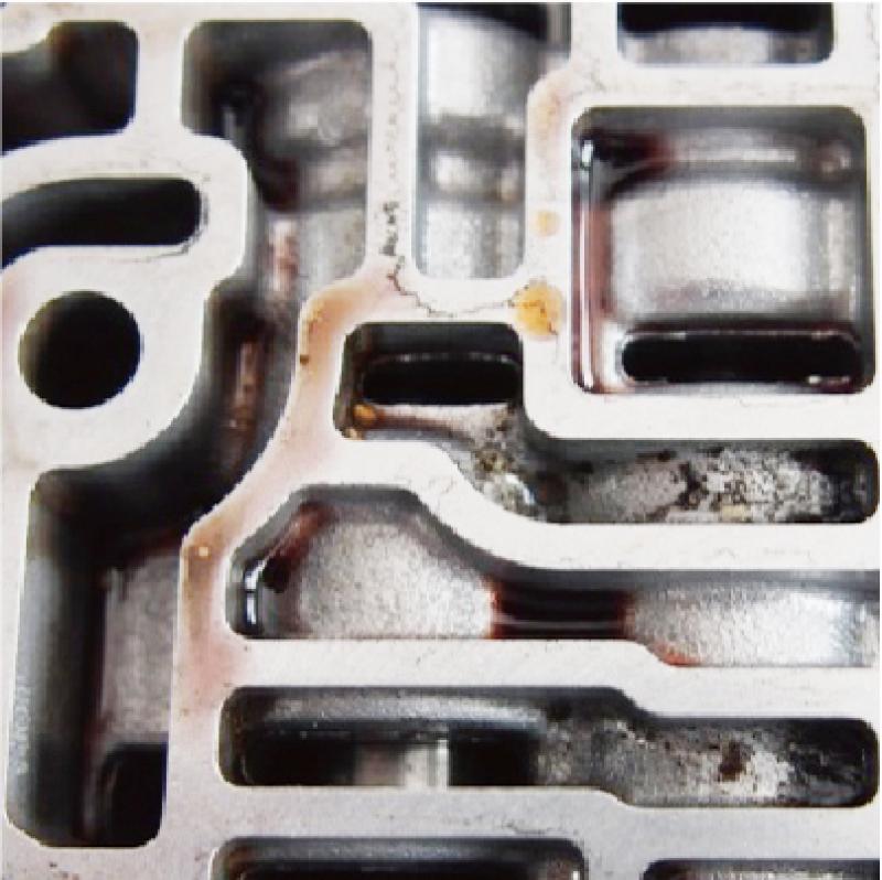 SOD-1添加無し（10万㎞走行/ATF交換２回）
ATFをある程度交換していても、スラッジが溜まっています。