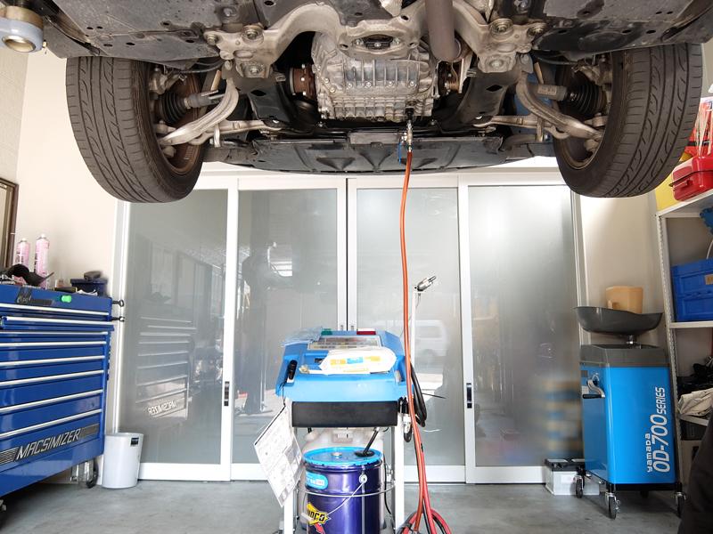 オイルチェンジャーを使用して２回オイル循環を行いました。