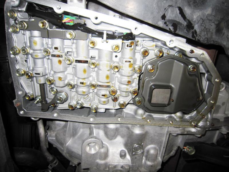 フルード交換時にはストレーナーの交換も推奨しています。