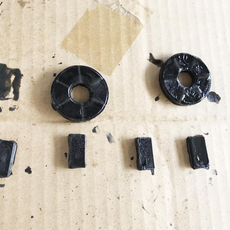 マグネットだけ外してみると、鉄粉の付着具合が良く分かります。