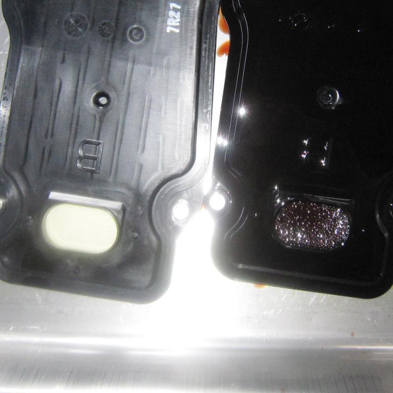 左：新品　右：使用済み
※ストレーナー交換も推奨します。