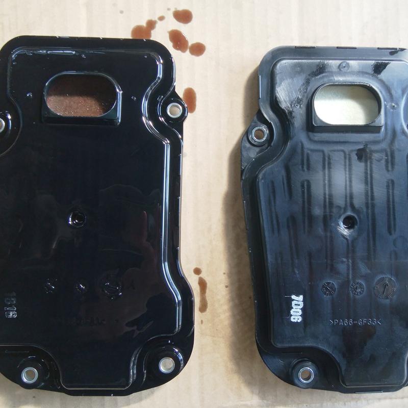 左：使用済みストレーナー
右：新品ストレーナー