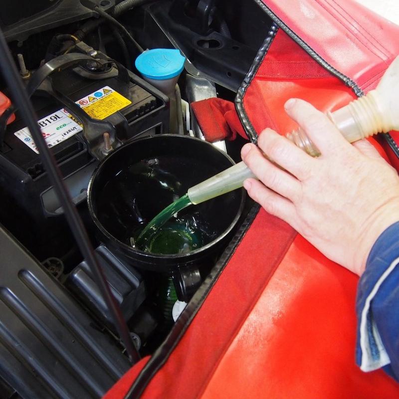 SOD-1Plusを先に入れる事で油量調整を行いやすくし、油量ミスを防ぎます。