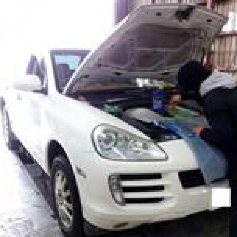 こちらのカイエンは１回おきにSOD-1Plusを添加しており、３回目の添加です。
走行距離１０万㌔近い車両ですが、オイル漏れは皆無です！(^_-)-☆