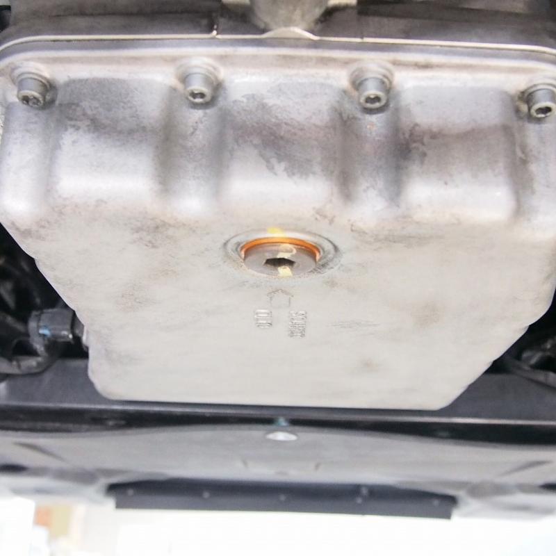 エンジンオイルドレンです。