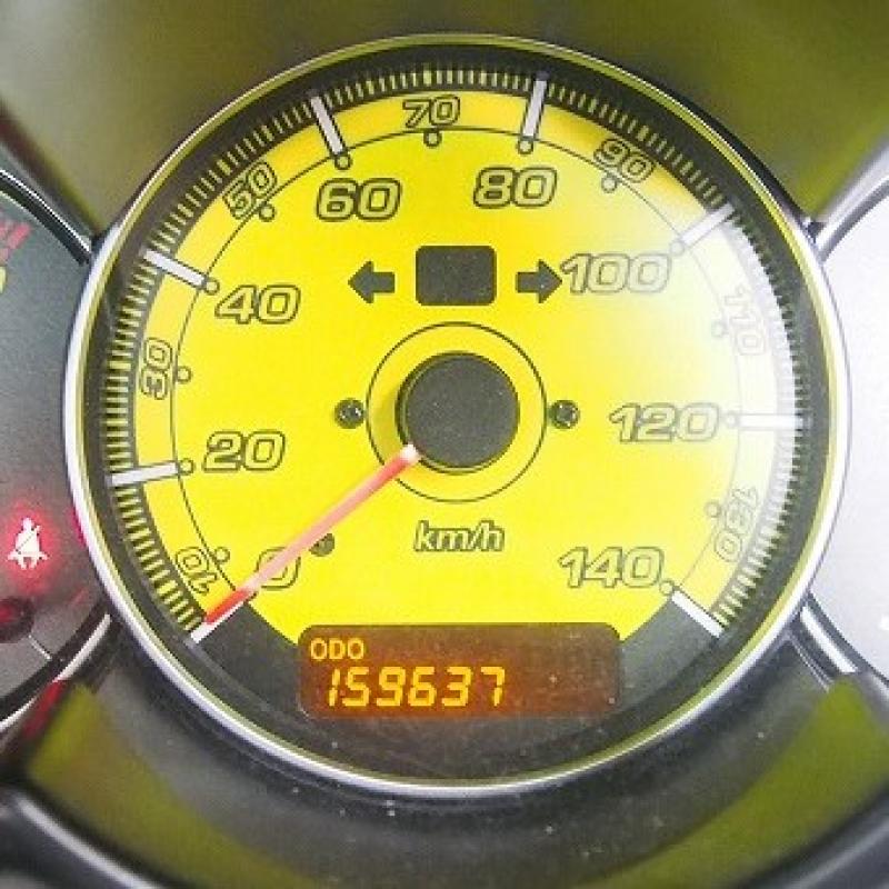 走行距離は159,637kmですが、
大きな不具合も無くまだまだ元気な車両です。
