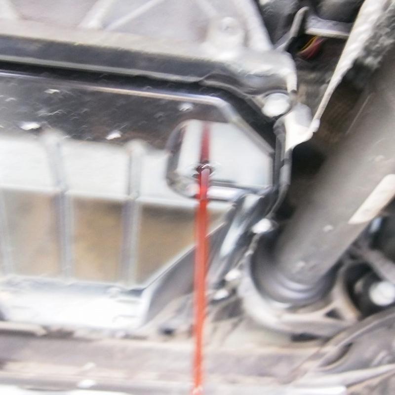 油量確認をします。(40℃±5)
※エンジンをかけた状態。
