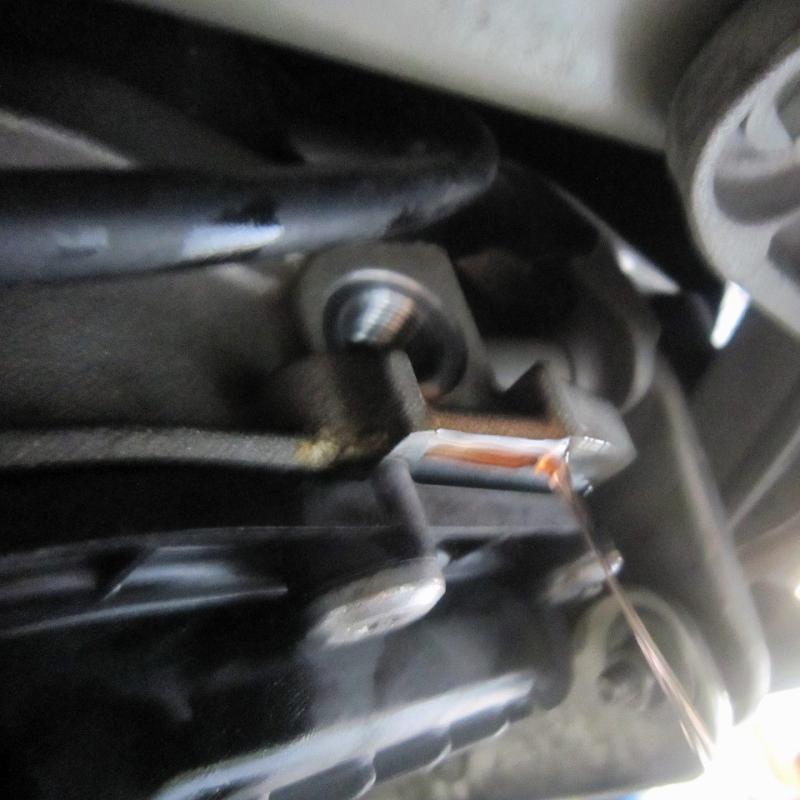 フルードが規定量まで入ったので、ATフルード交換は完了です。