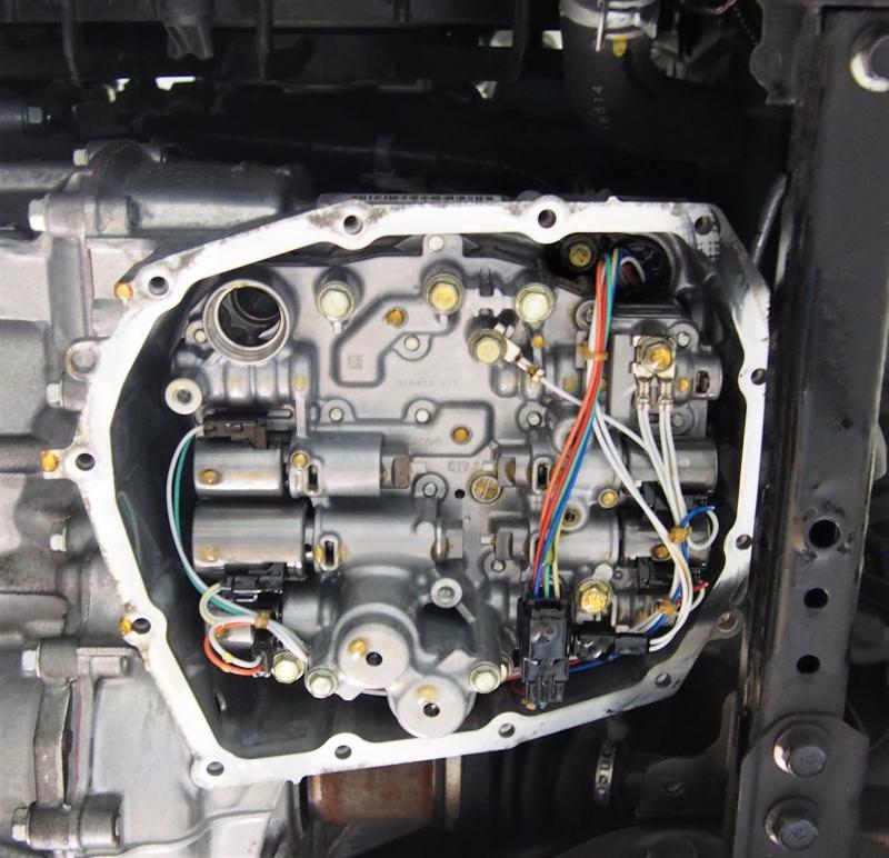 ミッションの中に組み込まれているのがバルブボディーです。
