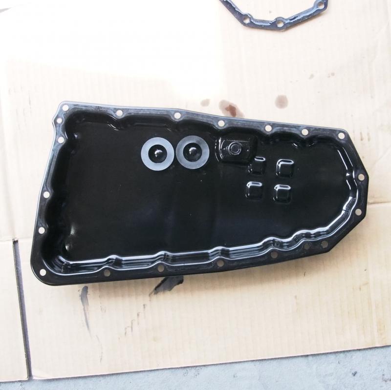 オイルパンとマグネットに溜まっていた鉄粉を清掃しました。
