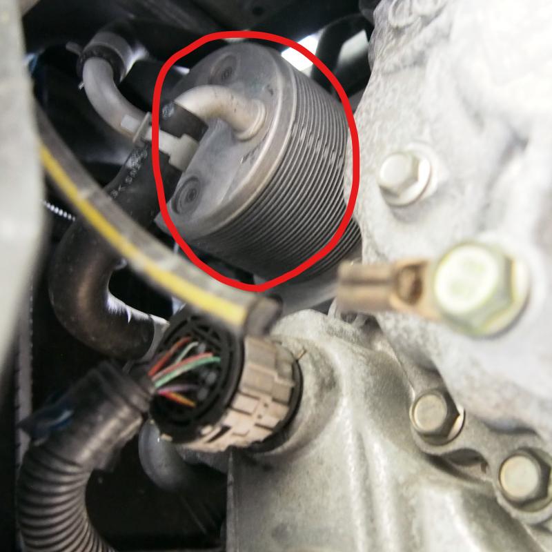 赤マークのリターンフィルター(プレッシャーフィルター)交換します。
