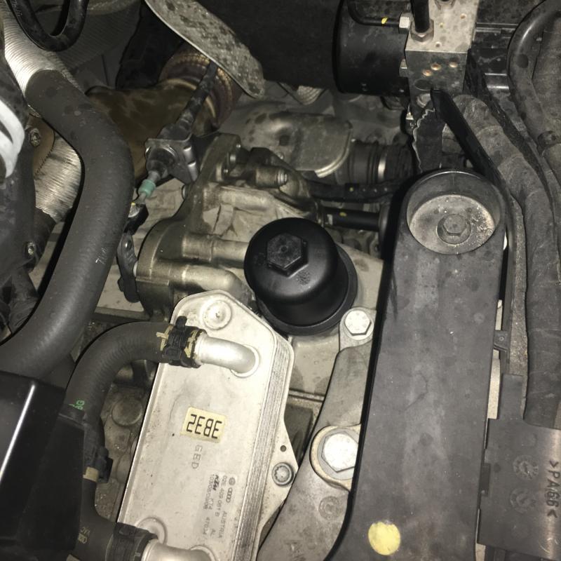 再度カバーを取り付けます。
※締めすぎ緩すぎにはご注意ください。