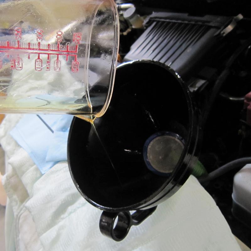 フルード交換後にSOD-1Plusを添加します。
