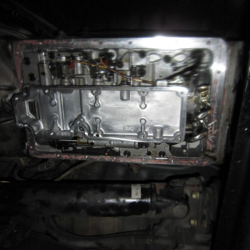 本体側もしっかり清掃して、取り付けます。