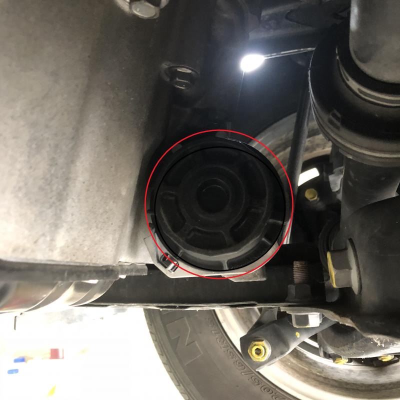 赤マークのエレメントを交換します。