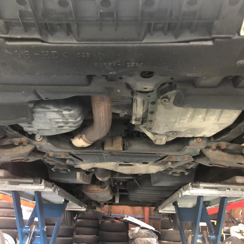 右側がミッションオイルパンです。
