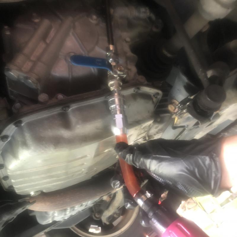 SOD-1Plusを添加します。SOD-1Plusは添加するだけで洗浄(汚れ分解)、コーティング(金属摩耗予防)、ゴム・シール等の柔軟性回復が出来ます。症状が悪化する前に予防添加をお勧めします。