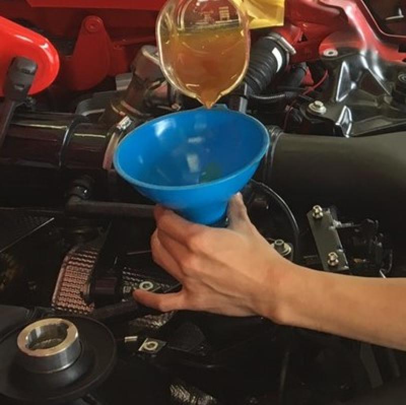 パワステオイルにSOD-1Plusを添加します。