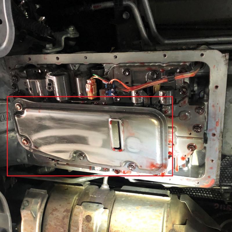 ストレーナー交換とオイルパンを清掃します。