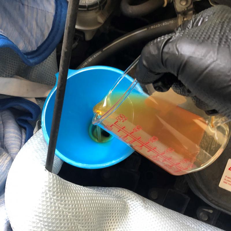 SOD-1Plusを添加します。SOD-1Plusは添加するだけで洗浄(汚れ分解)、コーティング(金属摩耗予防)、ゴム・シール等の柔軟性回復が出来ます。症状が悪化する前に予防添加をお勧めします。 