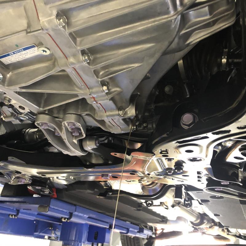 次にトランスファーオイルを排出します。