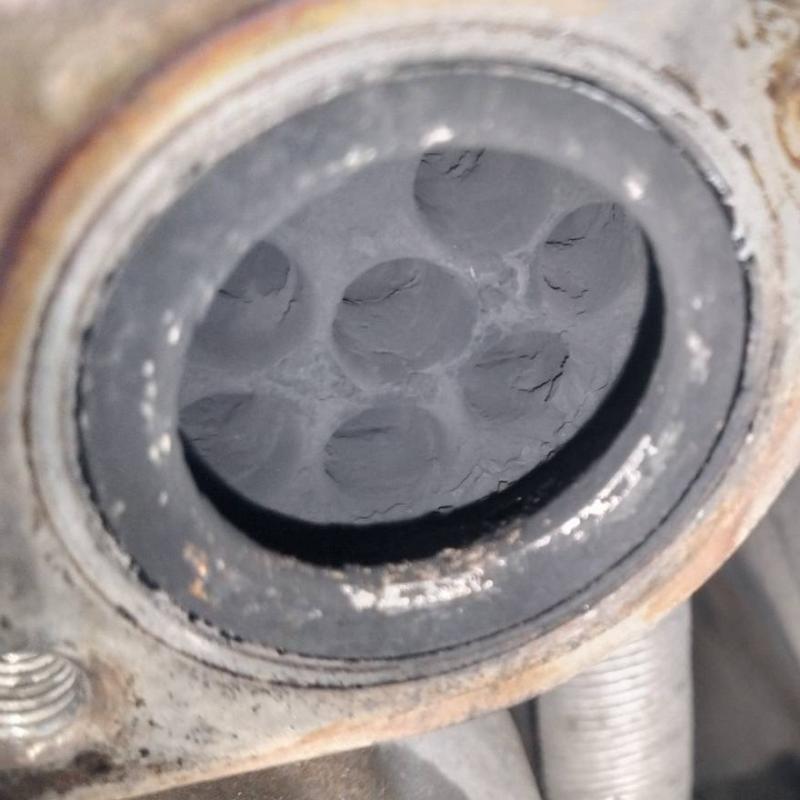 EGRクーラーもカーボン付着はほとんどありません。
