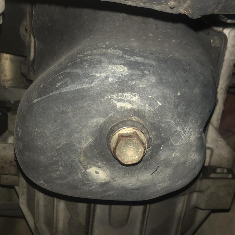 エンジンオイル交換とSOD-1Plusを添加します。