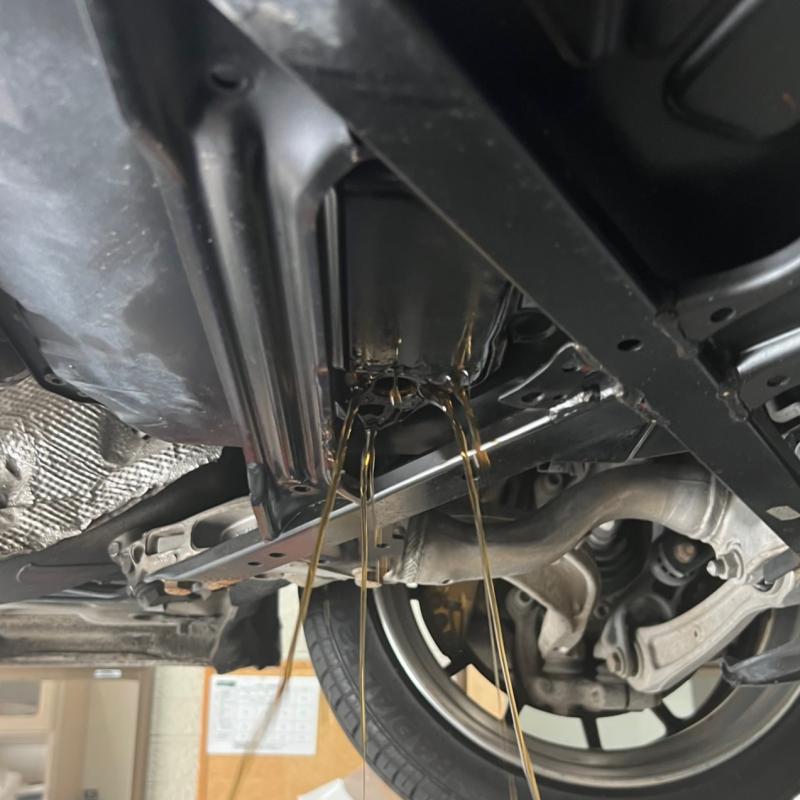 フルードを排出します。