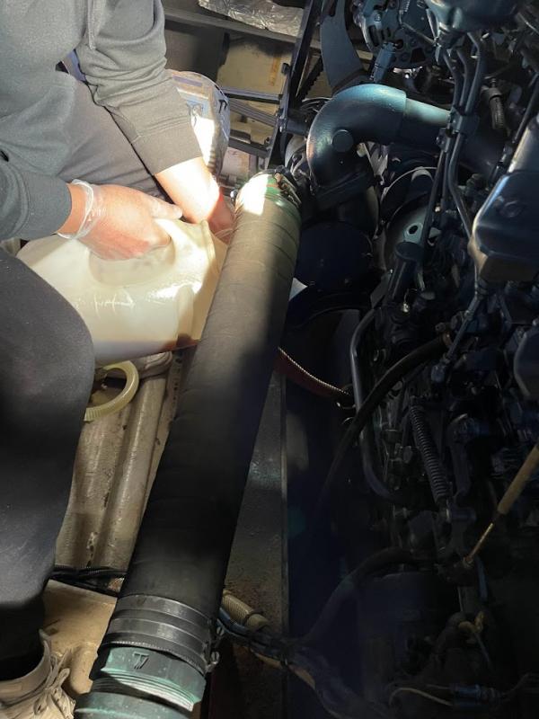 「SOD-1 MARINE」は長時間の高温、高回転対応型の船舶専用処方。長時間の航行でも油圧の低下もなくエンジンの保護もできスムーズなエンジン回転になる為、快適なクルージングを実現する。