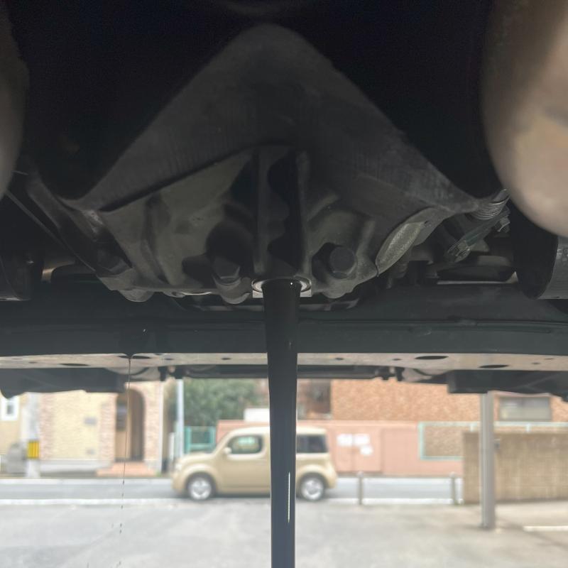 AMTオイル排出の様子。
※交換時期は2年又は2万㎞をおすすめします。 