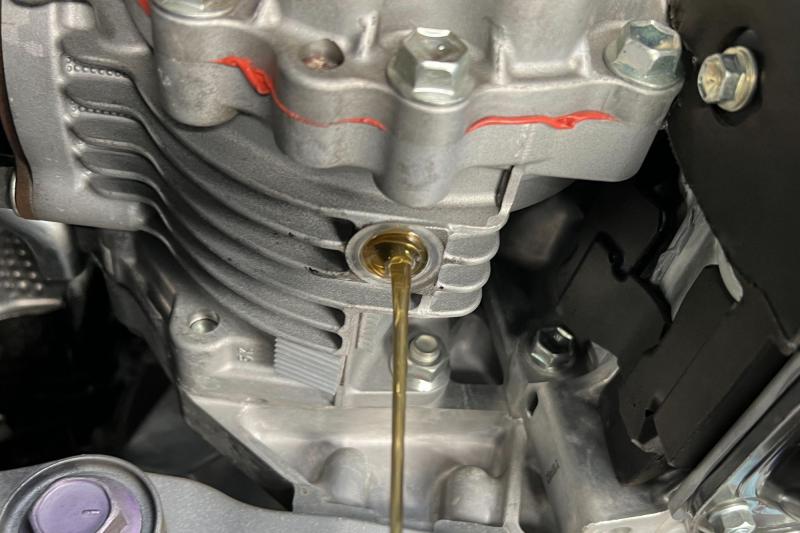 トランスファー編
■ステップ1：オイル排出
トランスファーオイル交換を行ないます。