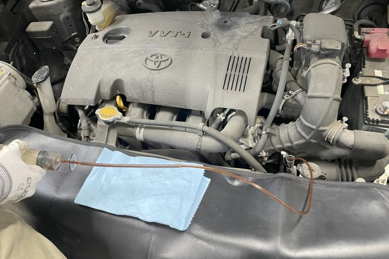 ■ステップ1：内部摩耗診断
先ずフルード交換可否を判断する為、コンタミチェックを行います。