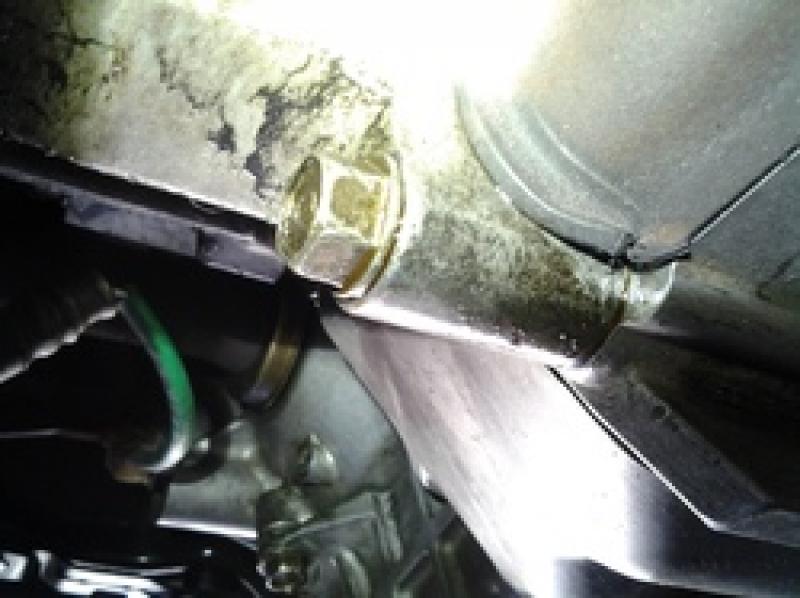 リアシールからのオイル漏れ