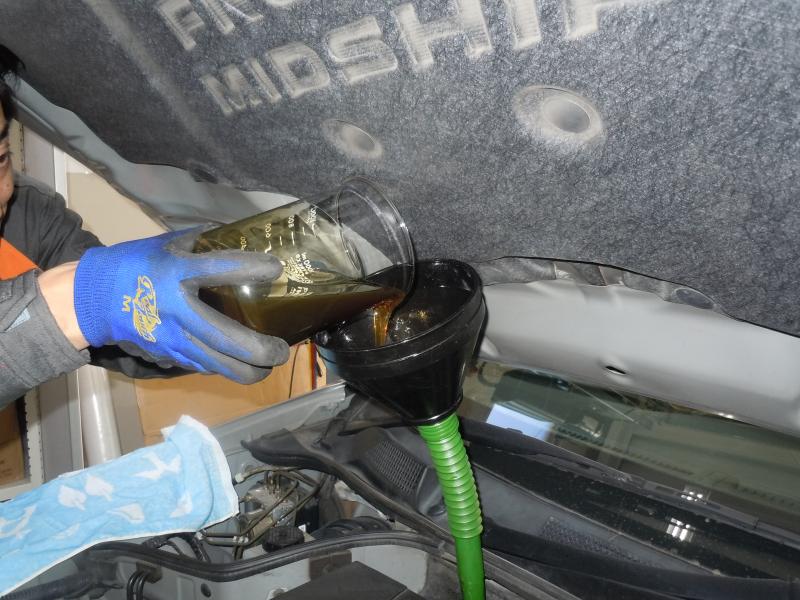 ATFレベルゲージから注入