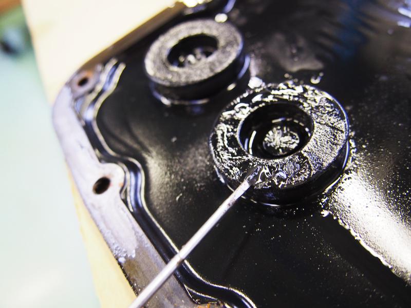 マグネットには鉄粉がたっぷり付着しています。