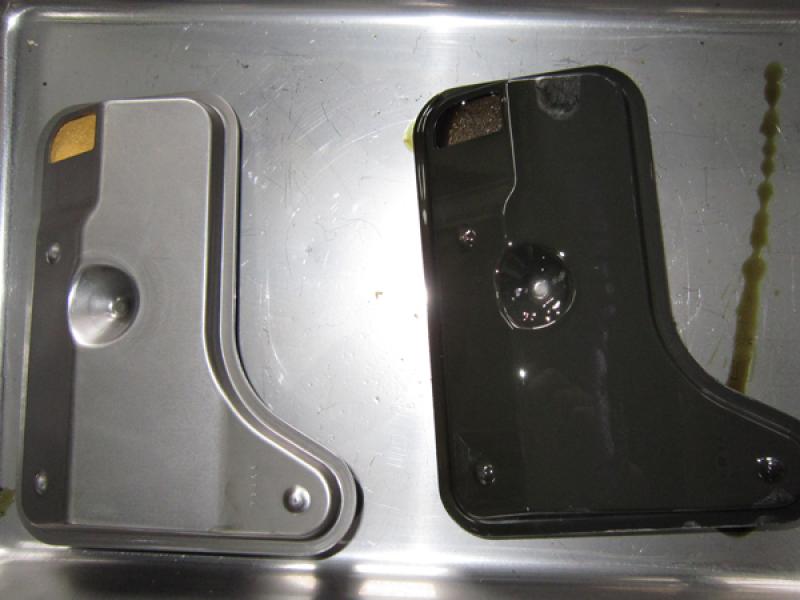 ご予算的に可能であればストレーナーの交換も推奨します。特に鉄粉が多く出ている場合、フィルターに鉄粉が溜まり、オイルの吸い上げを阻害する可能性があります。