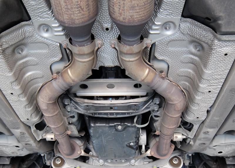 レクサス車体下