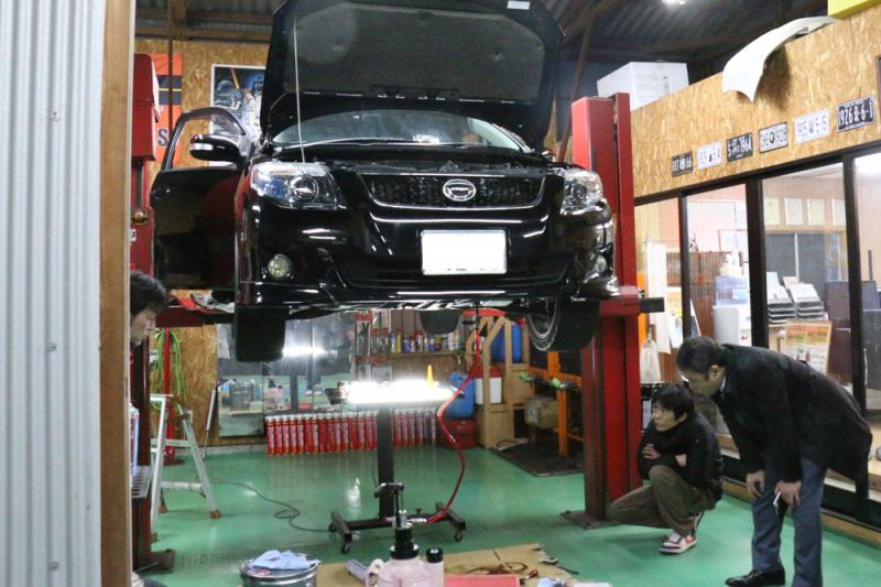 今回の講習車両では一穴式の場合のレベルチェック・ATF交換の方法をご説明しました。