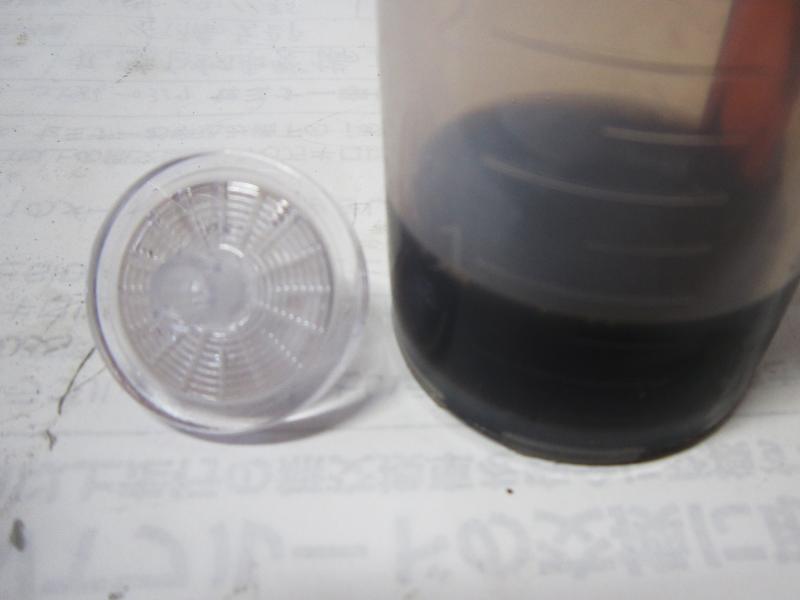 結果は消耗度１～２。抜いたオイルは真っ黒でしたが、オイルを見た感じより摩耗は少ないようです。