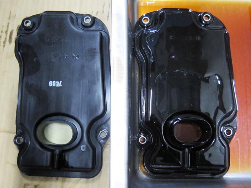 左新品のストレーナー
右使用済みのストレーナー