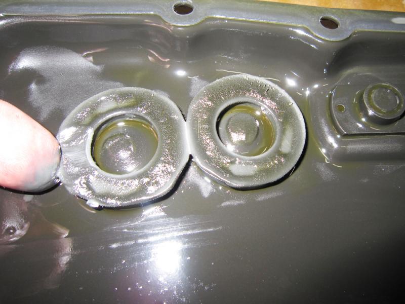 オイルパンに鉄粉が溜まっている事が多いため、オイルパンの清掃も推奨しております。