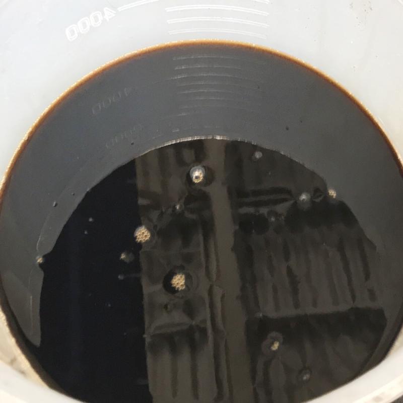 抜いたオイルは真っ黒でした。