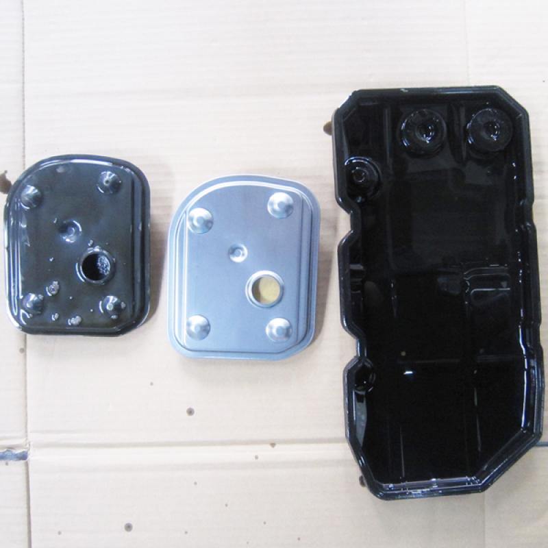 ストレーナー交換
左：使用済み、右：新品