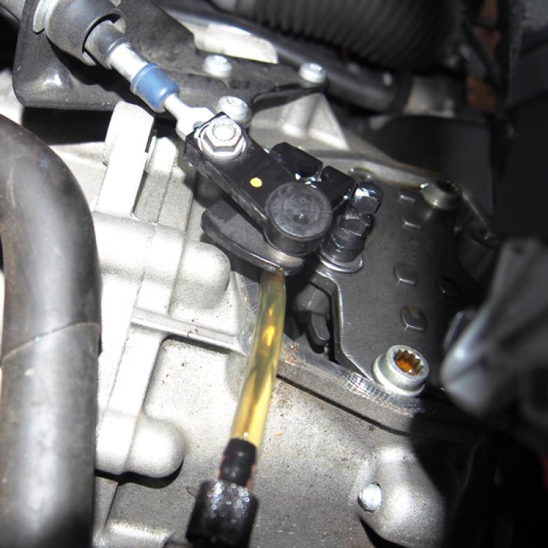 アタッチメントは特別ハンドポンプキットの⑭ユニバーサルタイプが対応します。