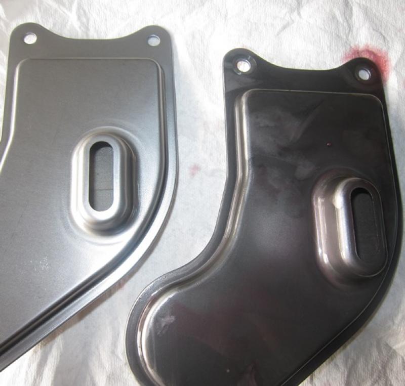 ストレーナーを交換します。
取り外したストレーナーに殆ど鉄粉が付いていない状態でした。
