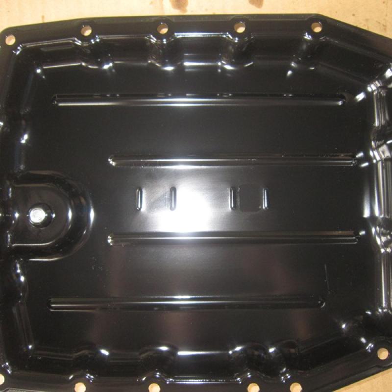 マグネットを外してオイルパンとマグネットを清掃しました。