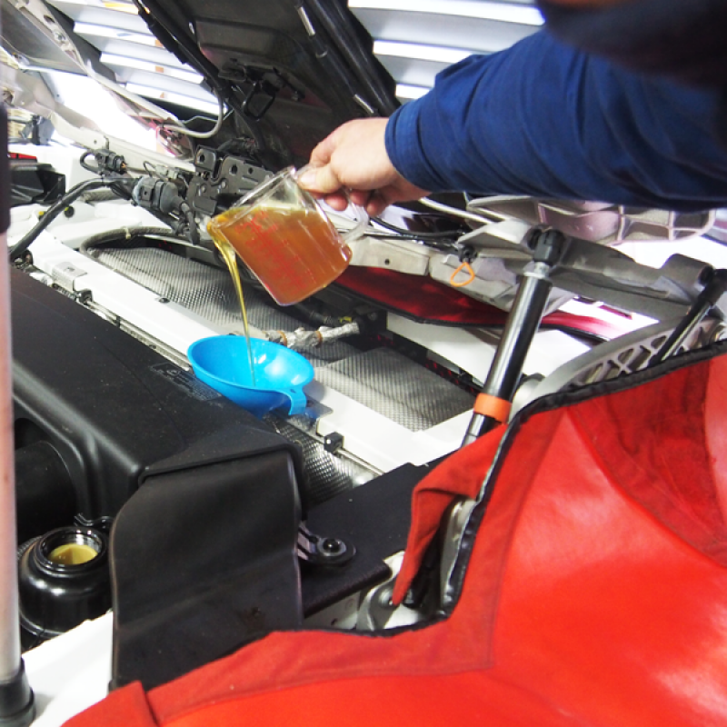 エンジン：総油量の10％添加